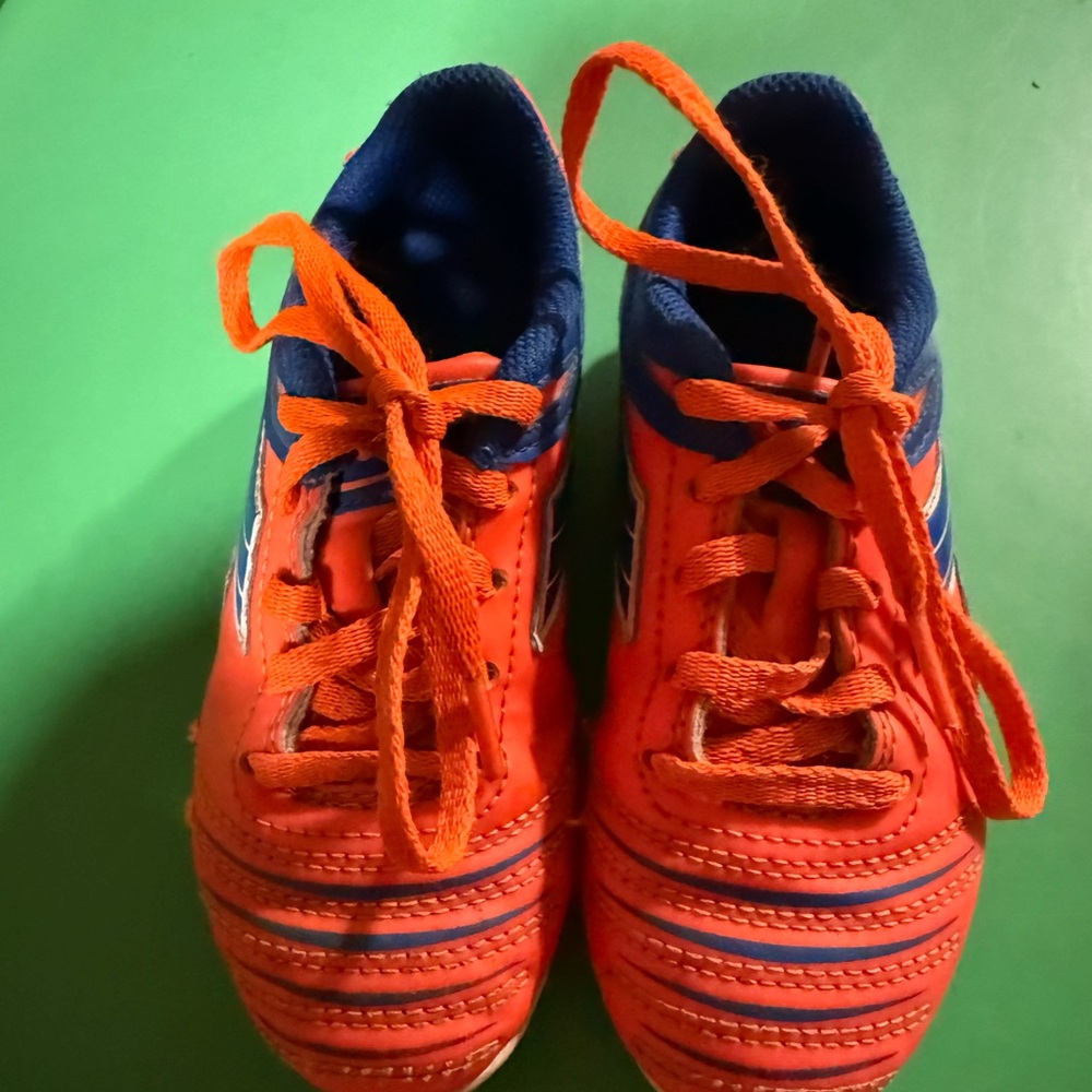 Diadora Orange and Blue Sneakers Vibrant Athletic Design